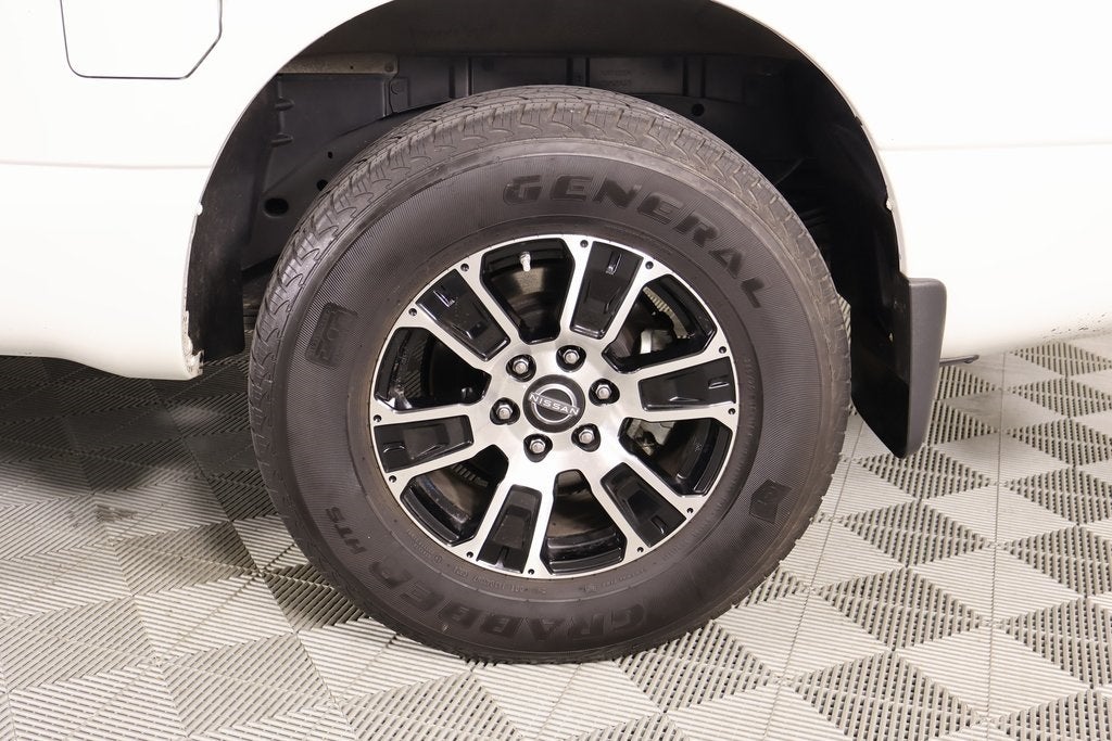 2024 Nissan TITAN SV