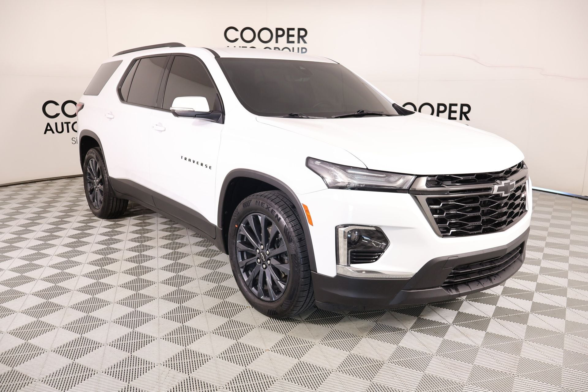 2023 Chevrolet Traverse RS