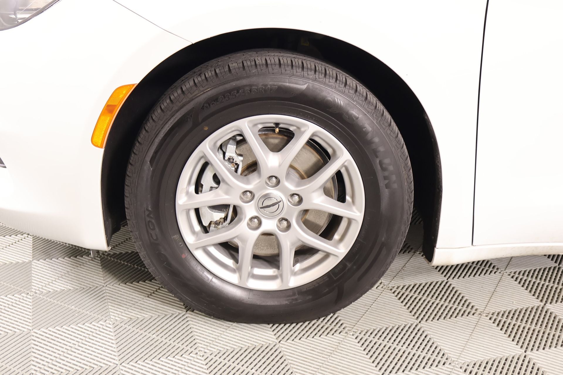 2022 Chrysler Voyager LX