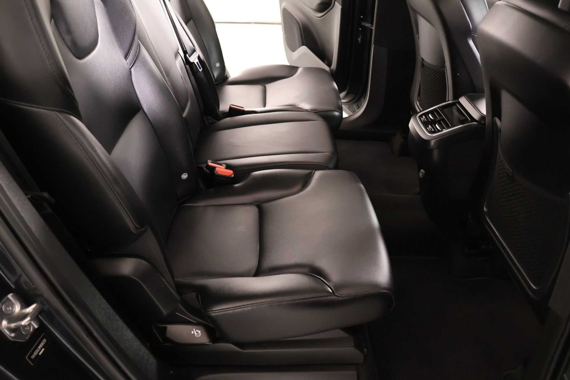 2021 Volvo XC90 T5 Momentum