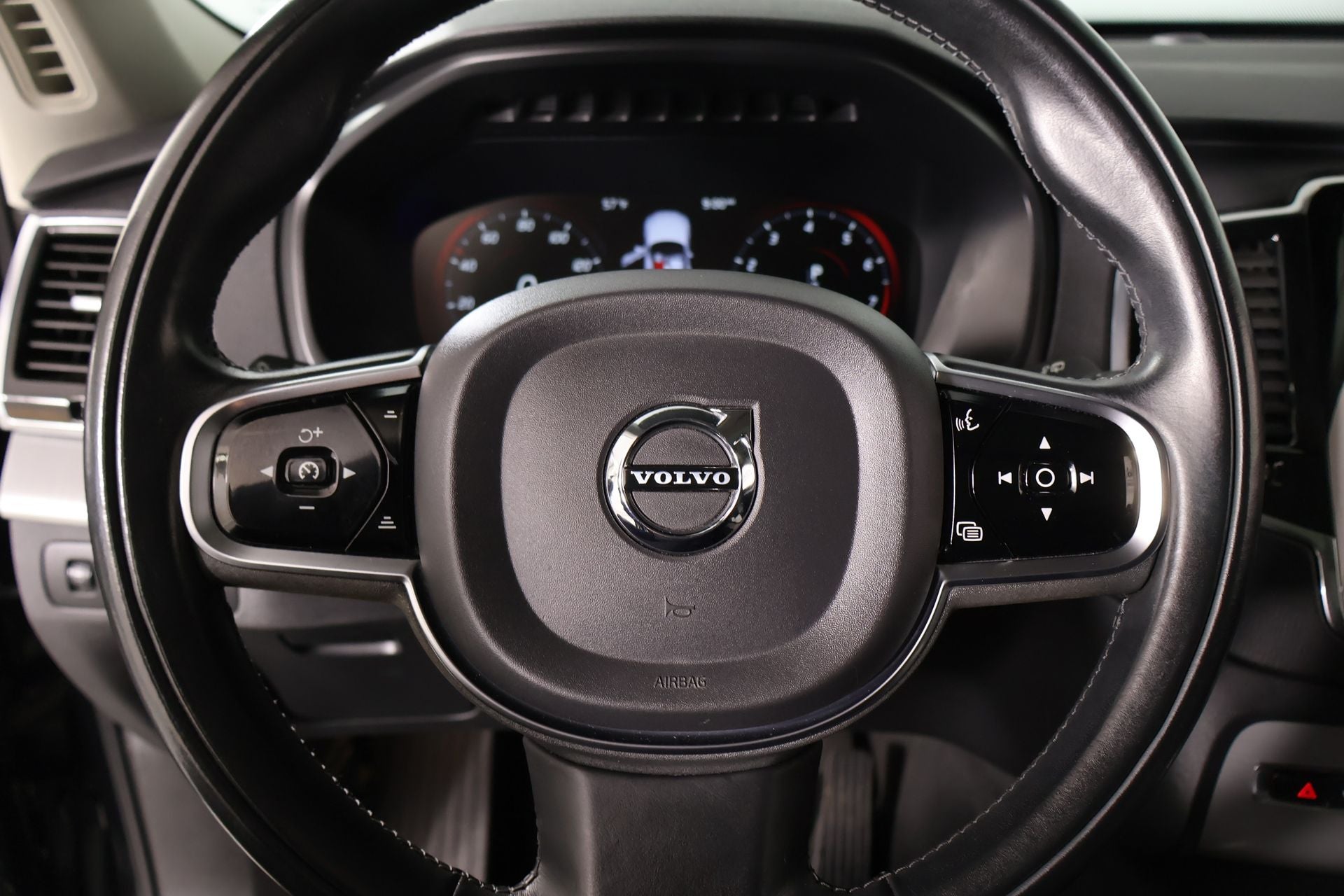 2021 Volvo XC90 T5 Momentum