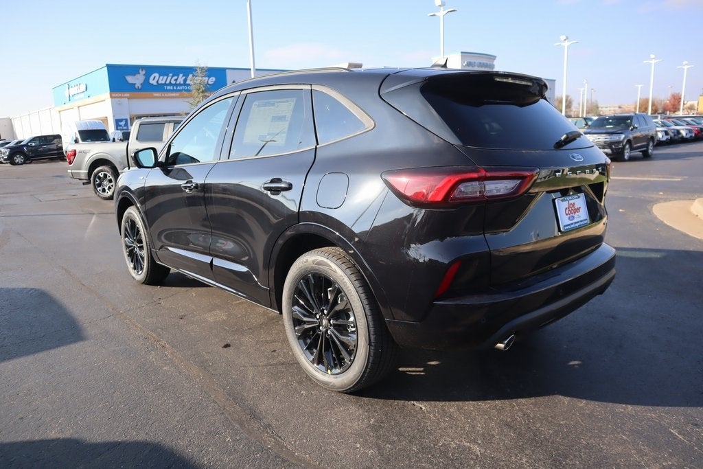 2026 Ford Escape ST-Line Elite