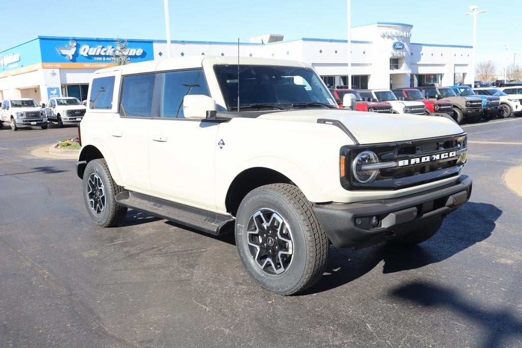 2025 Ford Bronco Outer Banks