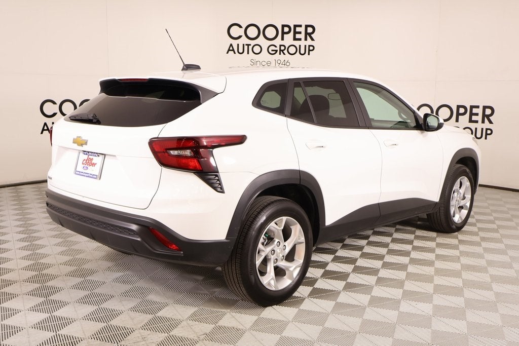 2025 Chevrolet Trax LS