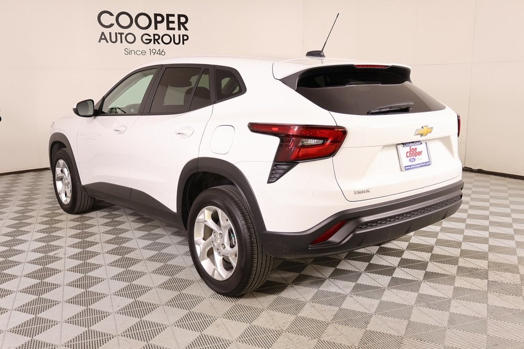 2025 Chevrolet Trax LS