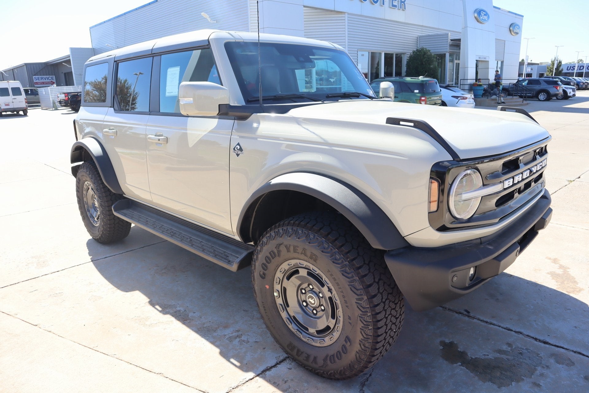 2025 Ford Bronco Outer Banks