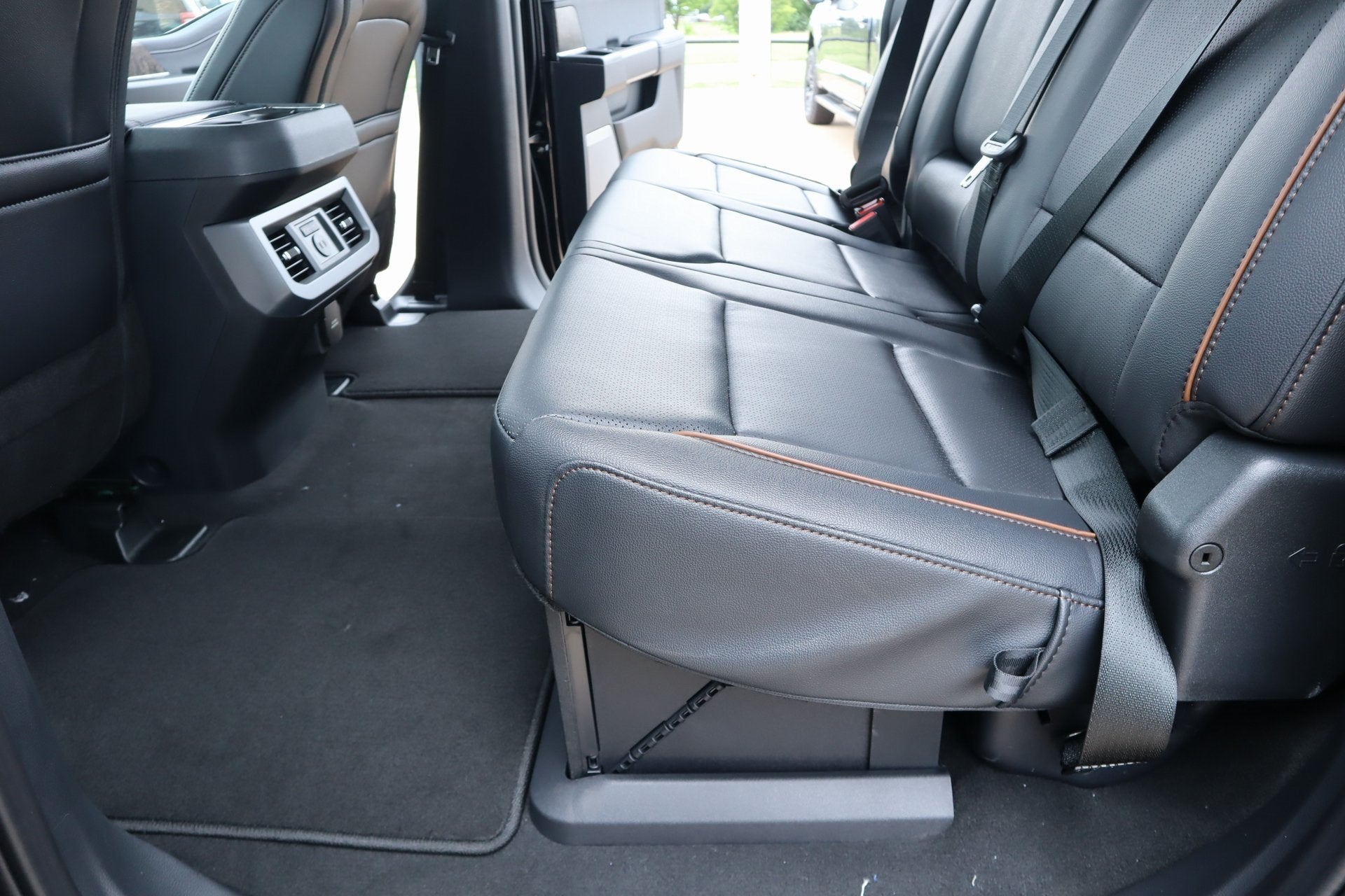 2025 Ford Super Duty F-350 SRW Lariat