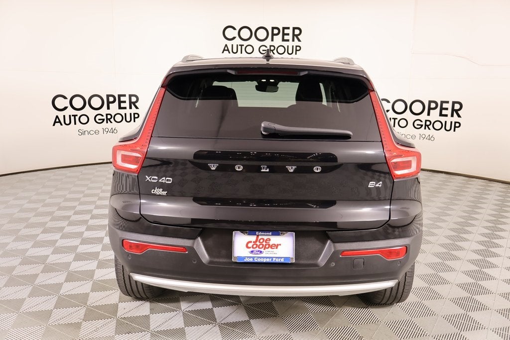 2023 Volvo XC40 B4 Plus Bright Theme