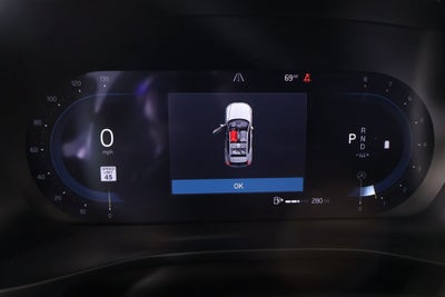 2023 Volvo XC40 B4 Plus Bright Theme