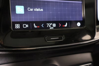 2023 Volvo XC40 B4 Plus Bright Theme