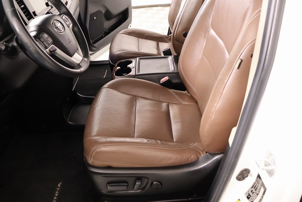 2017 Toyota Sienna Limited 7 Passenger