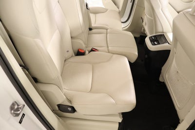 2022 Volvo XC90 T5 Momentum