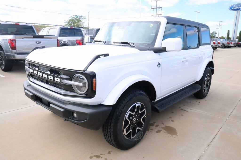 2025 Ford Bronco Outer Banks SERVICE LOANER