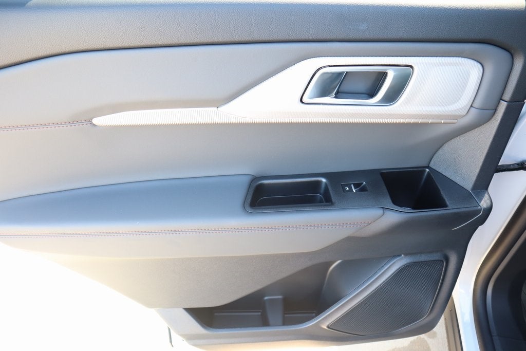 2025 Ford Explorer Active SERVICE LOANER