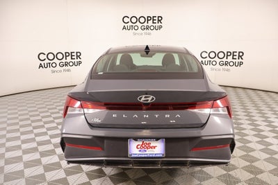 2024 Hyundai Elantra SE