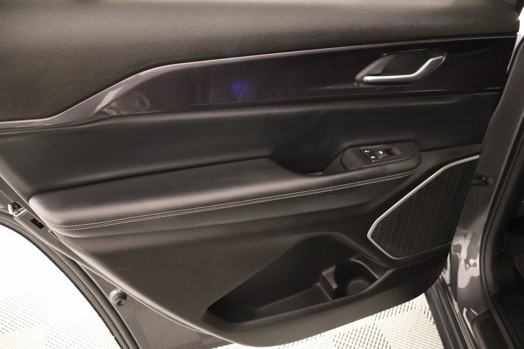 2021 Jeep Grand Cherokee L Laredo