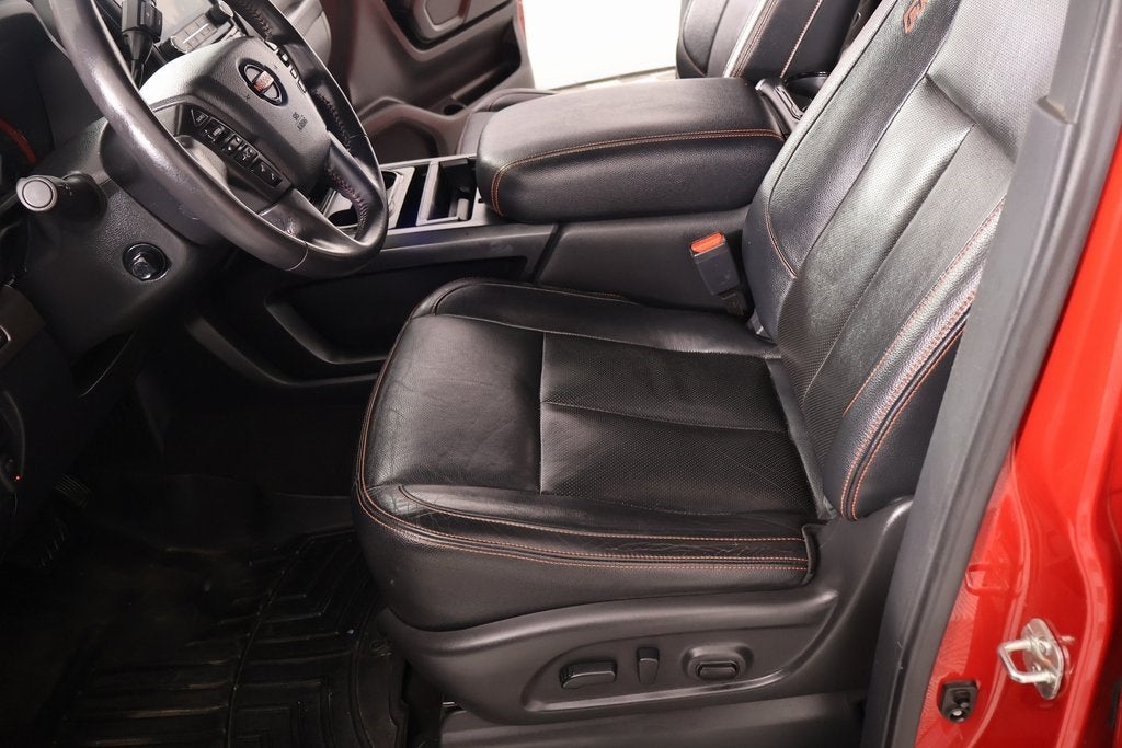 2020 Nissan TITAN PRO-4X